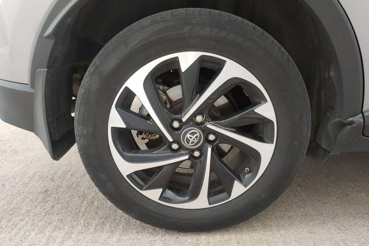 Used Toyota IZOA 2018 2.0L Yichi Edition China V Standard