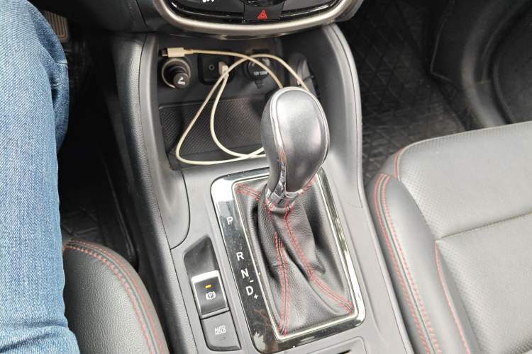 Used CHANGAN CS75 2016 1.8T Automatic Elite Model China V Standard Gear Lever