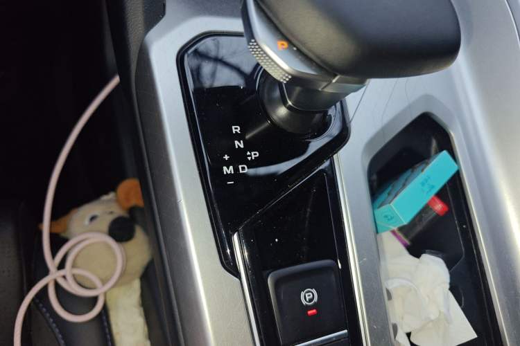 Used Geely Auto Preface 2024 2.0TD Qingyun Edition Gear Lever