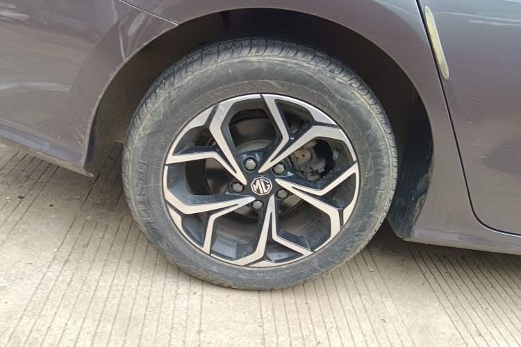 Used MG 5 2022 180 DVVT CVT Youth Luxury Edition
