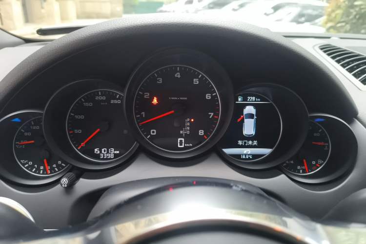 Used Porsche Cayenne 2015 Cayenne 3.0T Instrument Cluster