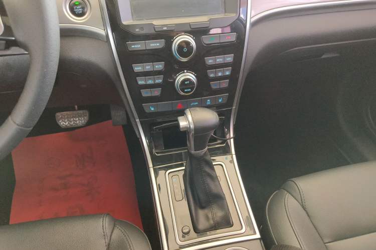 Used Haval H2 2017 Red-Label 1.5T Automatic Two-Wheel Drive Luxury Model
