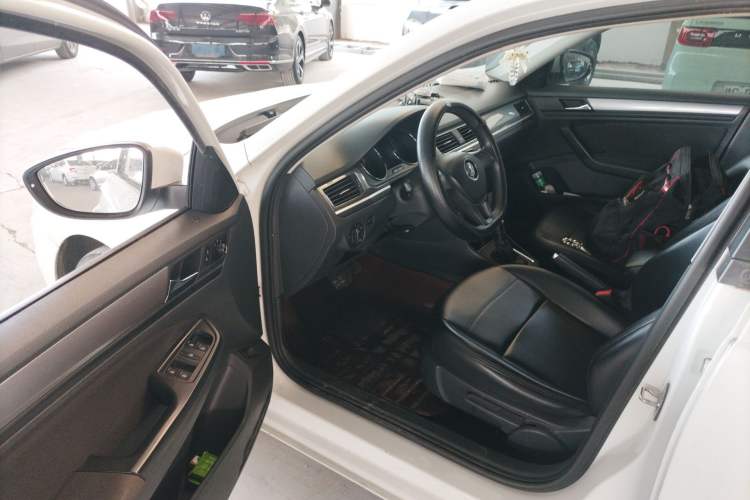 Used Volkswagen Bora 2017 1.6L Automatic Fashion Model