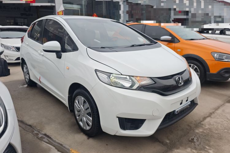 Used Honda Fit 2016 1.5L LXS CVT Comfort Sunroof Version Front Right 45 Deg