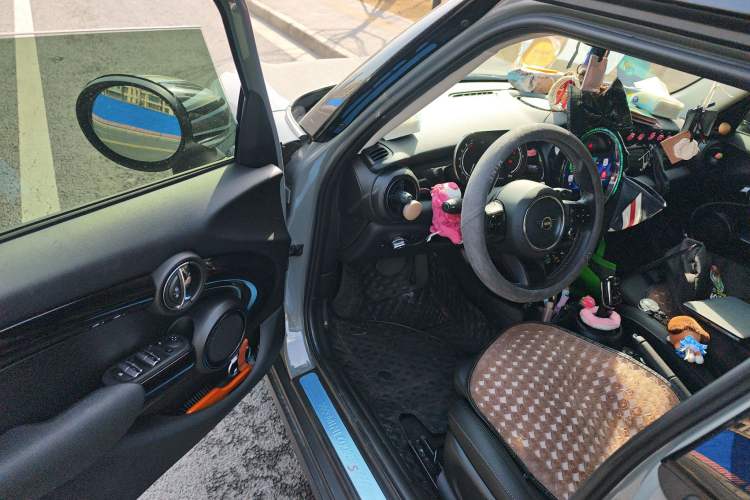 Used MINI MINI 2022 Updated 2.0T COOPER S Classic Edition Five-Door Version