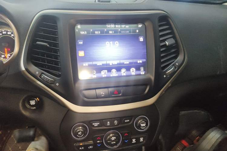 Used Jeep Cherokee 2017 2.0L Superior Edition
