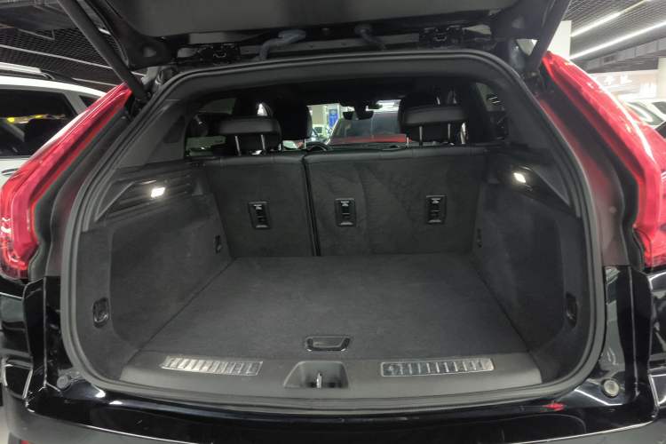 Used Cadillac XT4 2020 28T Two-Wheel-Drive Leading Version