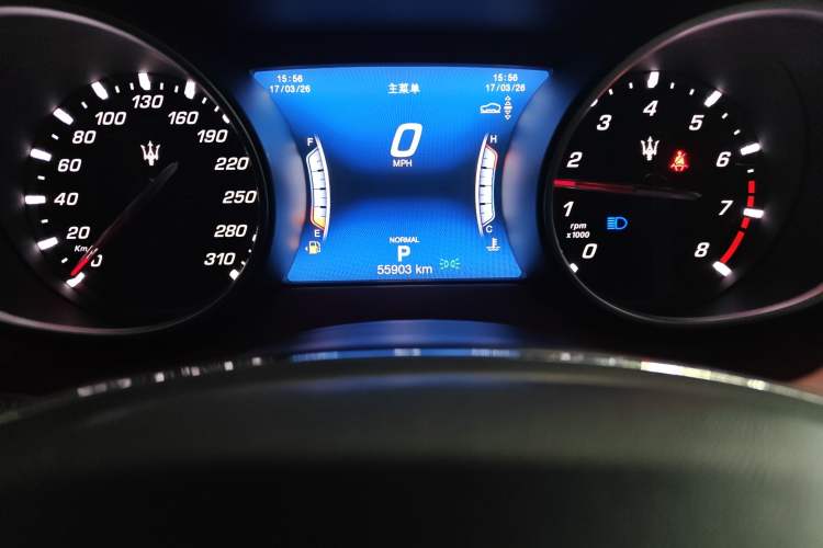 Used Maserati Levante 2018 3.0T Standard Edition Odometer Close Up