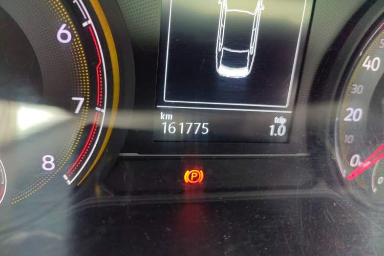 Used Volkswagen Lamando 2019 230TSI DSG Fashion Edition China VI Odometer Close Up