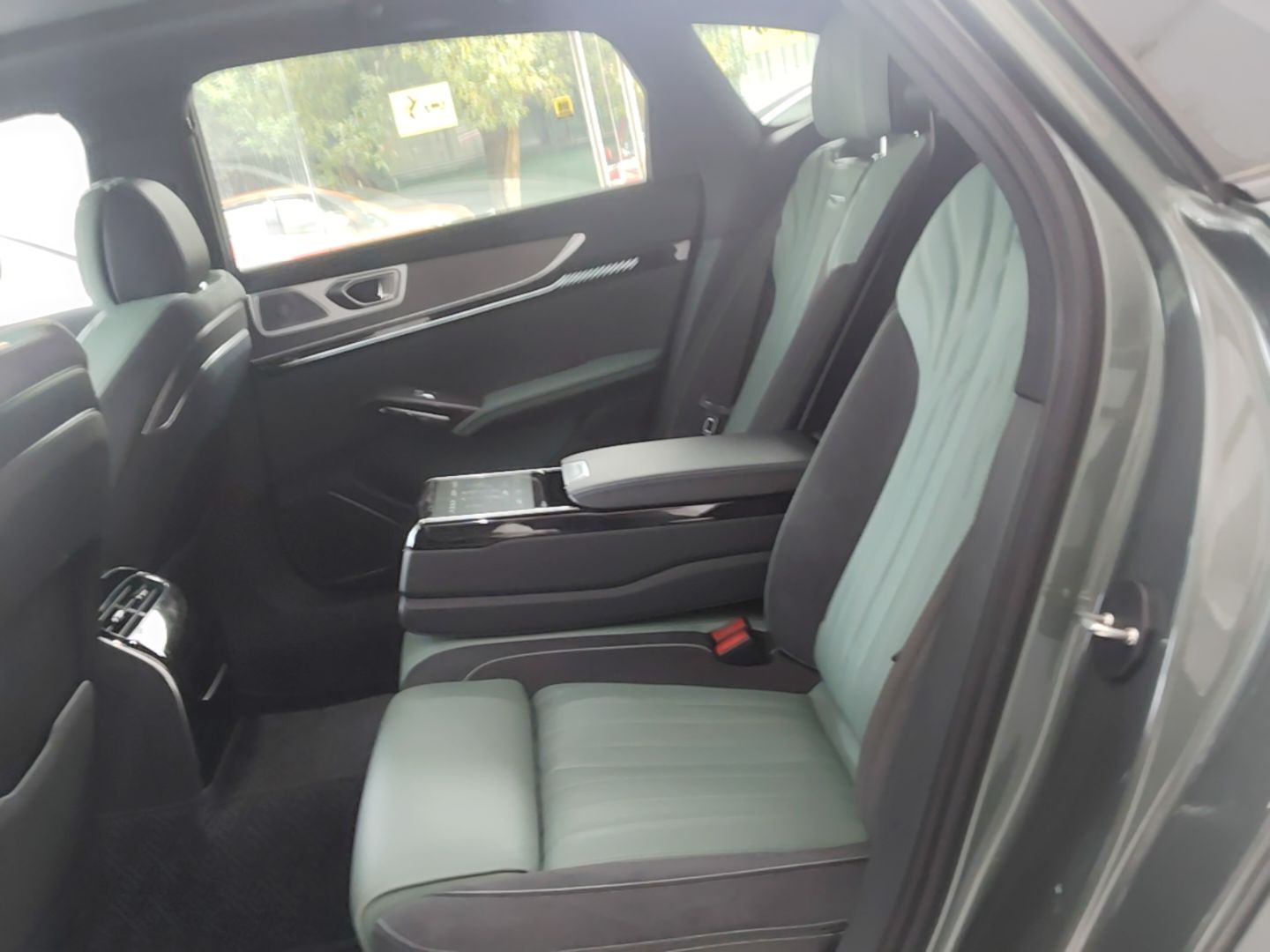 Hongqi H9 2025 2.0T Two-Wheel Drive Flagship Private Enjoyment Fashion Edition 5 Seats — снимка 20