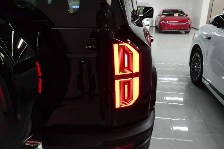 Used Formula Leopard 5 2023 Cloud Ride Flagship Edition
