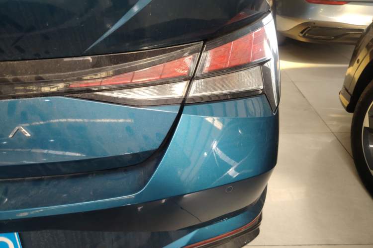 Used Hyundai Elantra 2021 1.5L CVT GLX Elite Edition Exterior 3