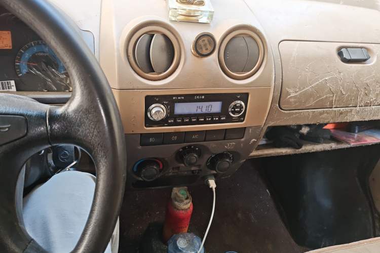 Used Dongfeng Xiaokang V27 2011 1.3L Standard Version BG13-20 Audio And AC Panel