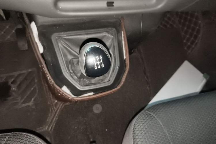 Used JMC Transit 2019 2.8T Commercial Version Short Wheelbase Low Roof 6-Seater China VI Emission Standard JX493