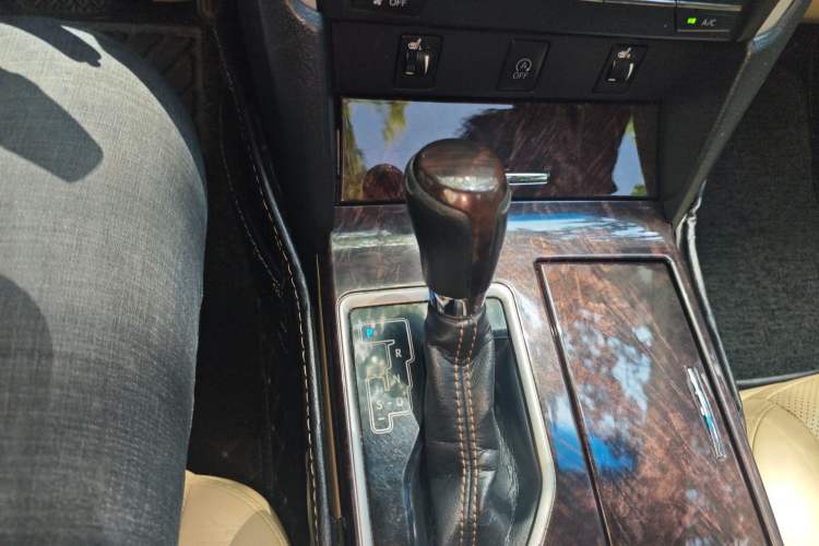 Used Toyota Camry 2016 2.0G 10th Anniversary Leading Edition