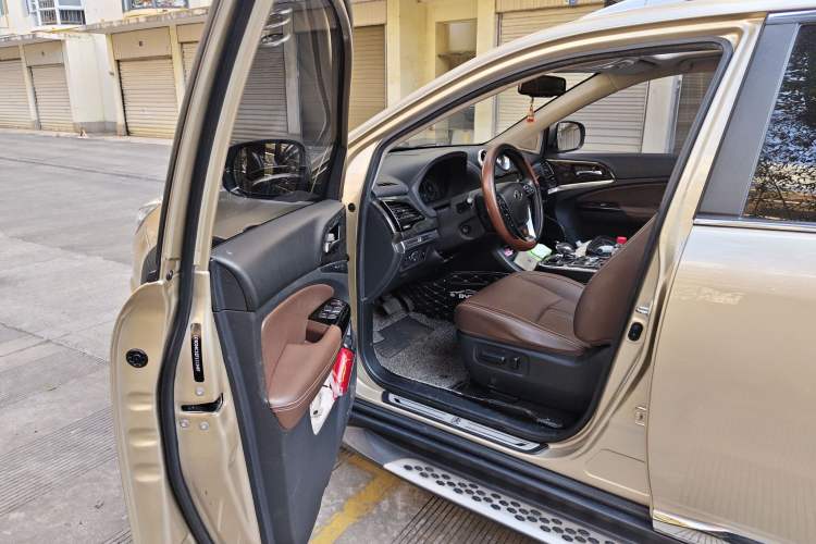 Used BYD Tang New Energy 2015 2.0T Four-Wheel-Drive Flagship Model