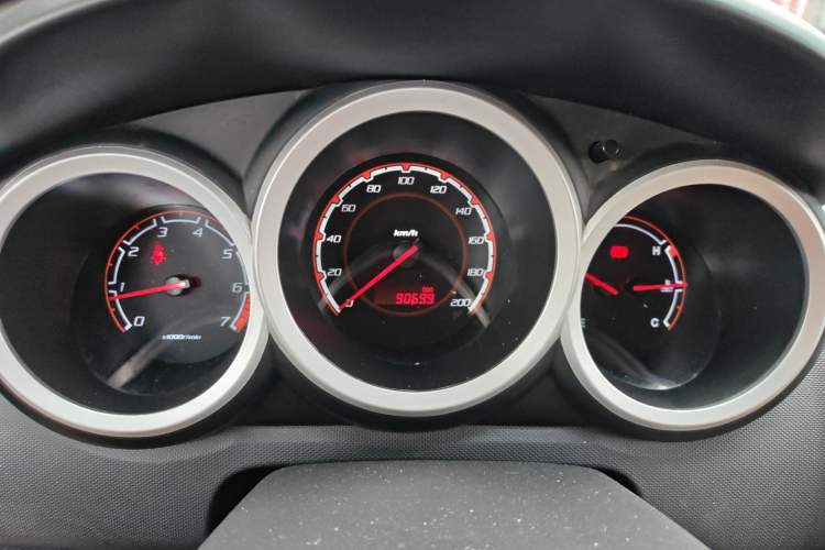 Used CHANGAN CX20 2014 1.4L Manual Sunroof Navigation Version – China IV Standard Odometer Close Up