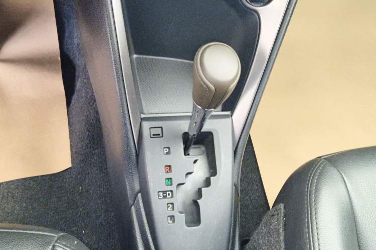 Used Toyota YARiS L Zhi Xuan 2015 1.5E Automatic Charm Edition