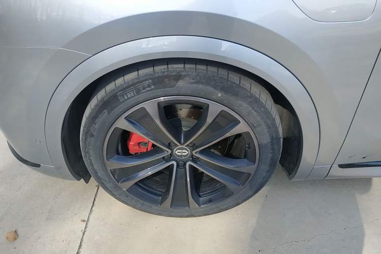 Used Hima AITO M8 2025 Extended-Range Ultra Version 53.4 kWh 5-Seater Edition
