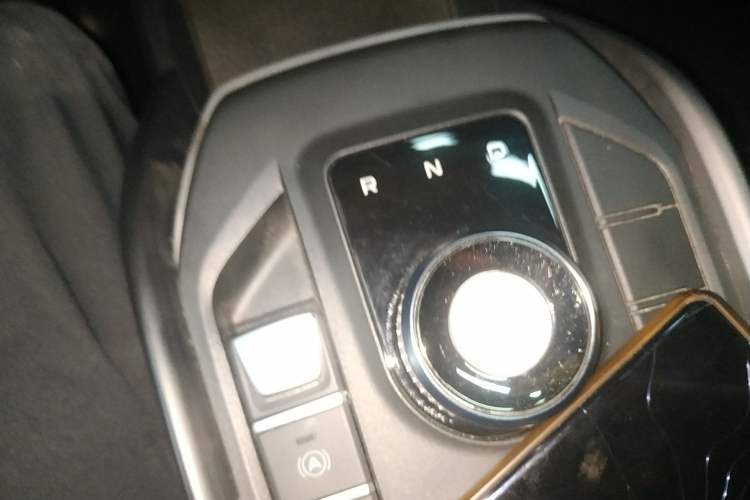 Used Livan Maple 60s 2024 Happiness Customized Full Vehicle—Taxi-Dedicated Version
