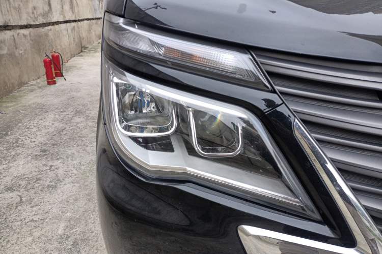 Used FORTHING Lingzhi 2020 M5L 1.6L Luxury 7-Seater
