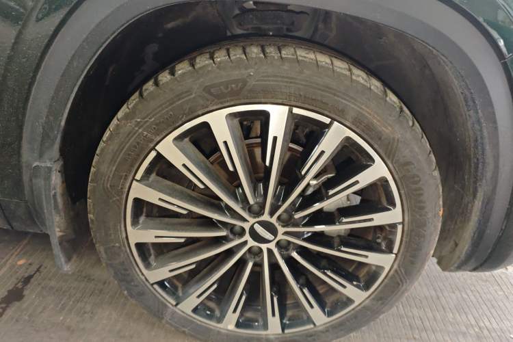 Used Geely Auto Monjaro L 2025 Dongfang Yao 2.0TD Automatic Jinzhao Edition Right Front Wheel Hub