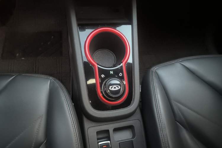 Used Chery QQ Little Ant 2022 Revised Version Sweet Pink Edition Half-Sugar Version Lithium Iron Phosphate 30.7 kWh 30 kW 301 km