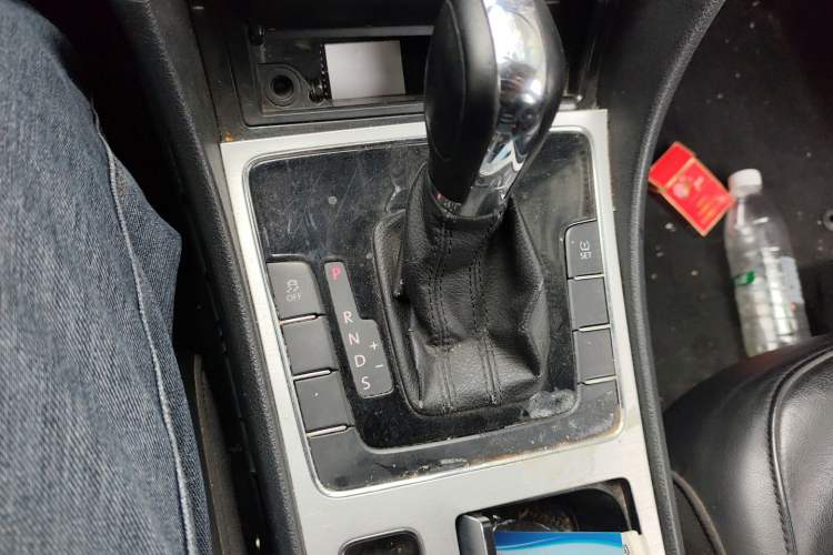 Used Volkswagen Passat 2015 1.8TSI DSG Prestige Edition Gear Lever