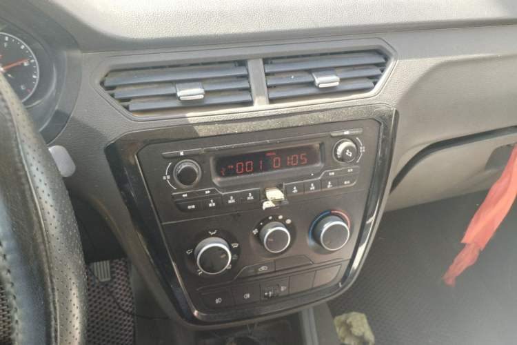 Used Wuling Zhiguang V 2018 1.2L Standard Model LMH
