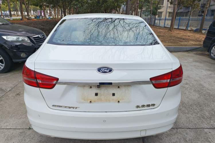 Used Ford Escort 2015 1.5L Automatic Fashion Model
