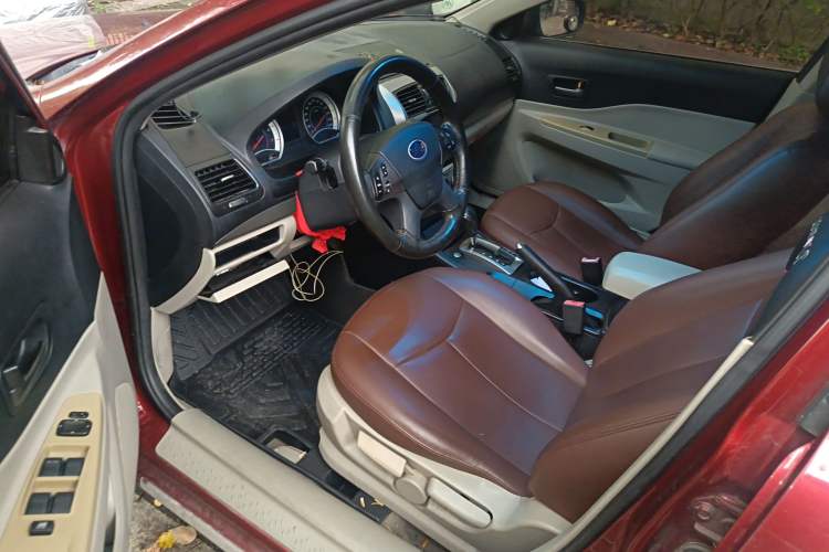 Used Bestune B50 2012 1.6L automatic with sunroof Driver Seat