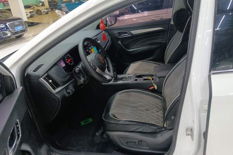 Used Roewe i6 2019 PLUS 1.6L CVT 4G Connected Flagship Deluxe Edition
