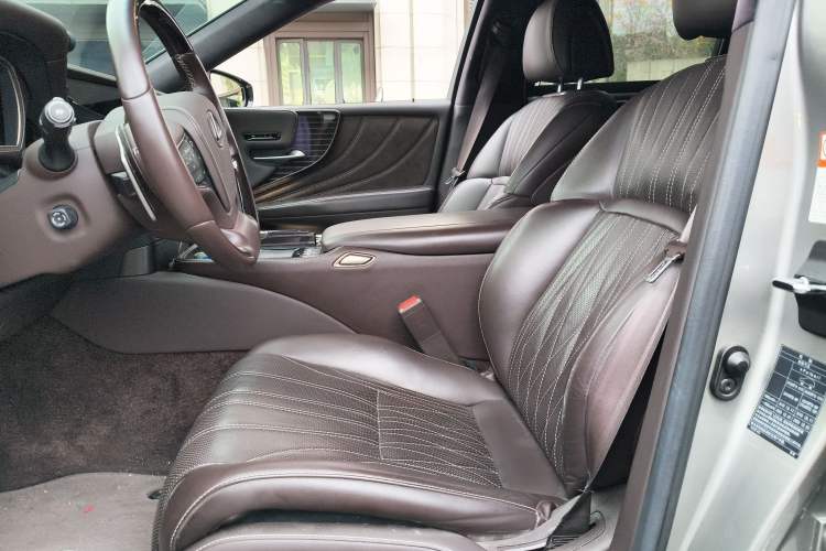 Used Lexus LS 2020 500h Luxury Edition China VI Standard