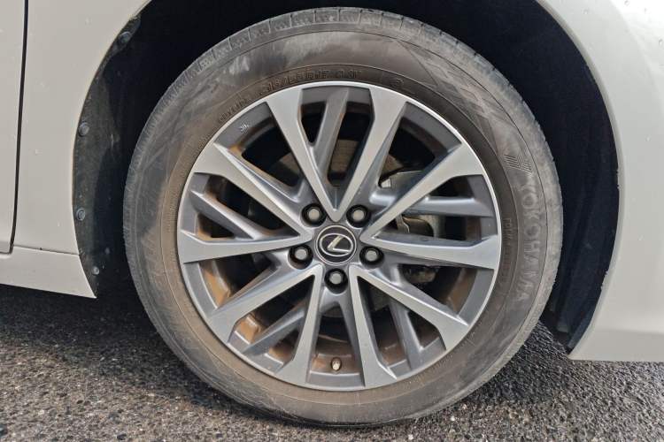 Used Lexus ES 2023 200 Excellence Edition