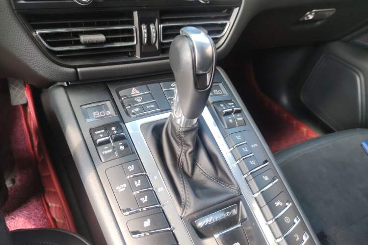 Used Porsche Macan 2018 Macan 2.0T Gear Lever
