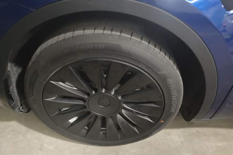 Used Tesla Model Y 2022 Rear-Wheel-Drive Version Left Front Wheel Hub