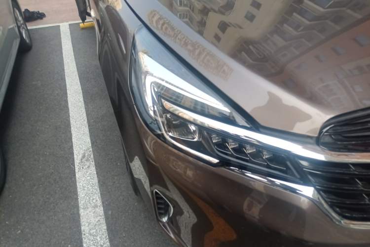 Used Buick GL8 2021 Land Cruiser Executive Class 652T Luxury Model Right Front Headlight