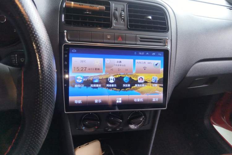 Used Volkswagen Polo 2016 1.4L Manual Fashion Model Audio And AC Panel