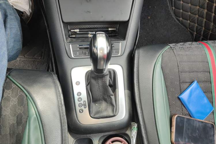 Used Volkswagen Tiguan 2016 280TSI Automatic Two-Wheel-Drive Silk Road Style Edition Gear Lever