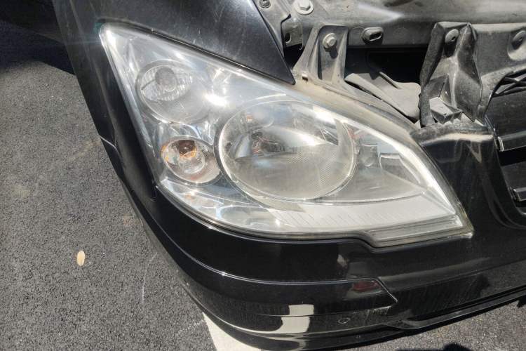 Used Karson Vito 2015 C7 3.0L Commercial Standard Model Right Front Headlight