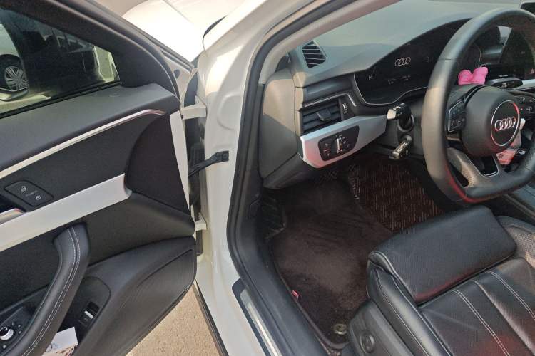 Used Audi A4L 2023 40 TFSI Luxury Dynamic Model