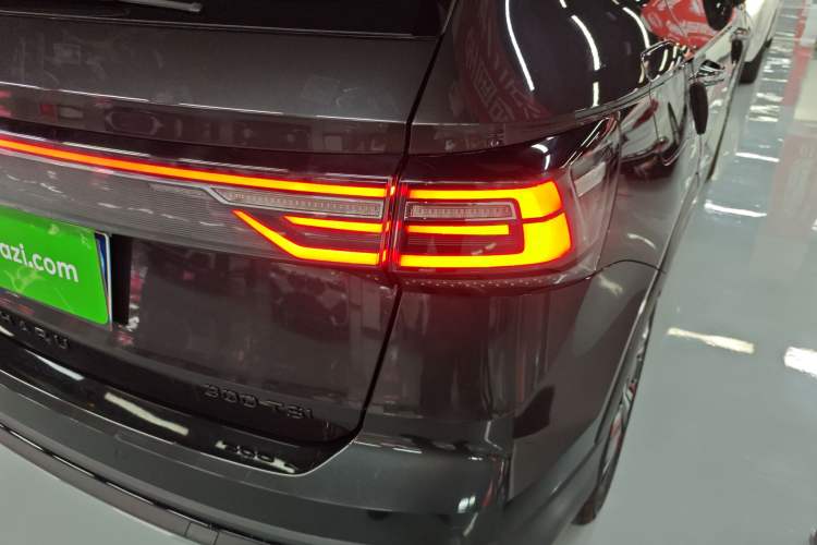 Used Volkswagen Tharu 2023 300TSI Two-Wheel-Drive Full Moon Edition
