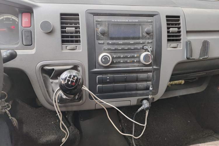 Used Foton Scenic G7 2015 2.0L Commercial Version Long Wheelbase High Roof – 486EQV4