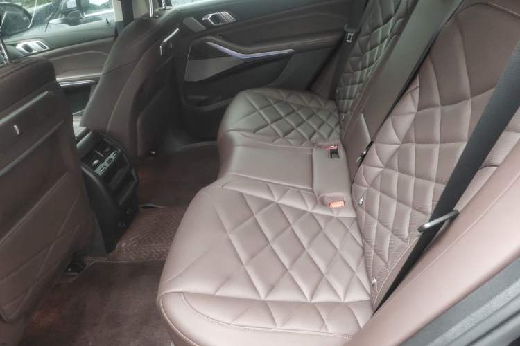 Used BMW X5 2023 xDrive 30Li Luxury M Sport Night Edition Package Left Rear Seat