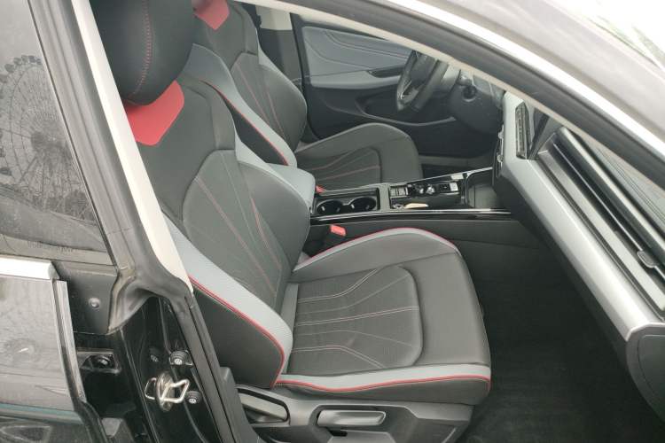 Used Volkswagen Lamando 2023 Lavida L 280TSI DSG Cool & Spicy Edition Right Front Seat