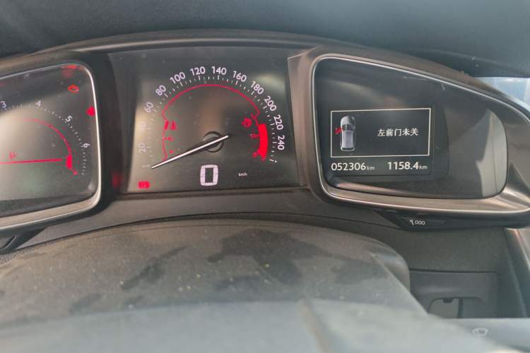 Used DS 5 2015 1.6T Luxury Edition THP160 Odometer Close Up