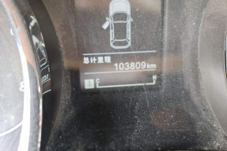 Used Baojun 730 2016 1.5L Manual Luxury Edition 7 Seats Odometer Close Up