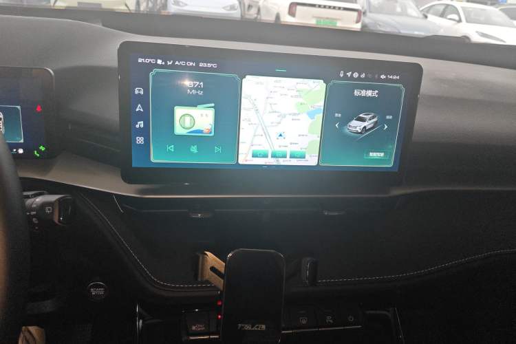 Used Haval H6 2022 3rd Generation 1.5T Automatic Two-Wheel Drive Max Audio And AC Panel