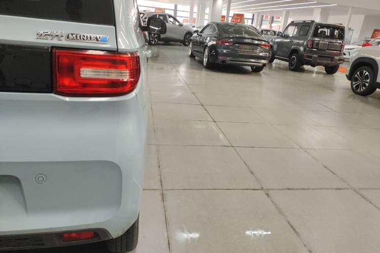 Used Wuling Hongguang MINIEV 2022 Easy Version Lithium Iron Phosphate
