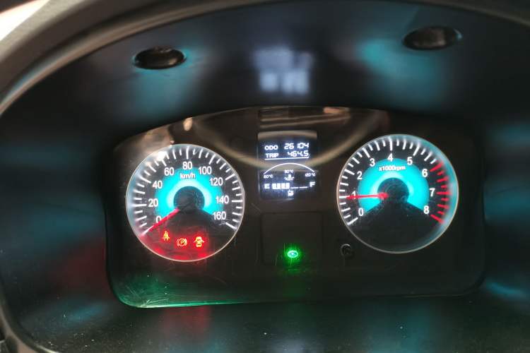 Used Jinbei New Hiace X30L CNG 2023 70L CNG Wealth Edition Coach 6/7-Seater Central Air-Conditioned Version SWCC15M